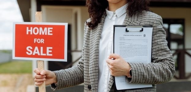 KeyGroup. realtor preparing a home for selling